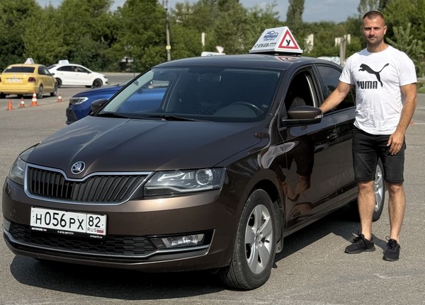 Автоинструктор Иваницкий Денис Валентинович
