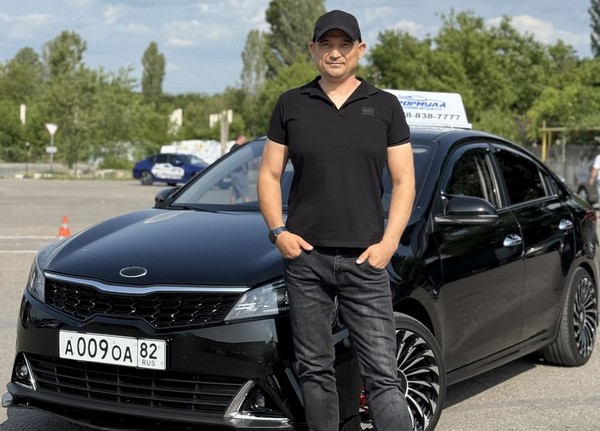 Автоинструктор Мустафаев Эльдар Эмильевич